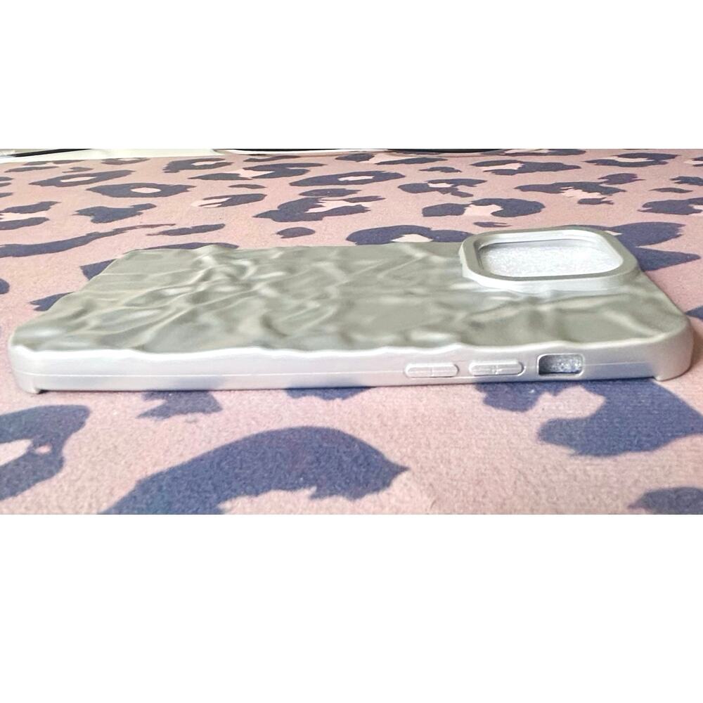 NWT Silver Metallic iPhone 14 Plus Case Textured Slim Minimal Cover - Picture 7 of 9